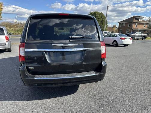 2013 Chrysler Town & Country Touring