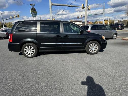 2013 Chrysler Town & Country Touring