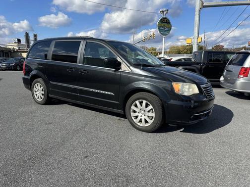 2013 Chrysler Town & Country Touring