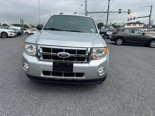Ingot Silver Metallic 2012 Ford Escape XLT