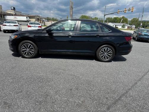 Black Uni 2021 Volkswagen Jetta 1.4T SE