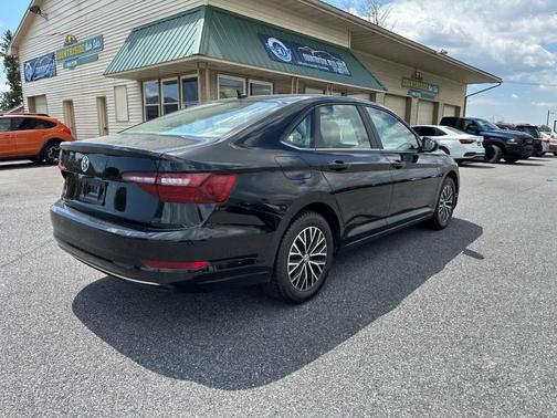 Black Uni 2021 Volkswagen Jetta 1.4T SE