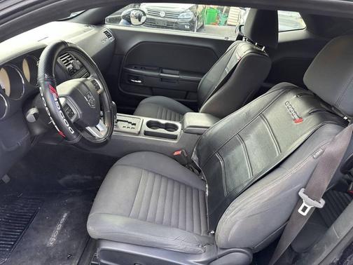 2012 Dodge Challenger SXT