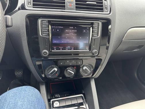 2016 Volkswagen Jetta 1.8T Sport