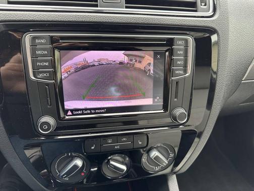 2016 Volkswagen Jetta 1.8T Sport