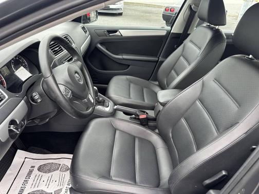 2014 Volkswagen Jetta Auto SE