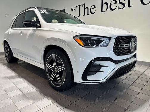 MANUFAKTUR Moonlight White Metallic 2025 Mercedes-Benz GLE 450