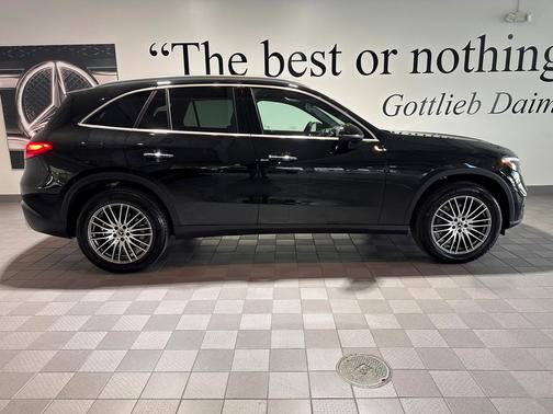 2025 Mercedes-Benz GLC 300 4MATIC