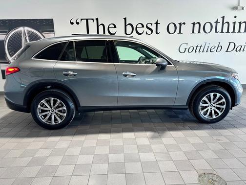 2023 Mercedes-Benz GLC 300 