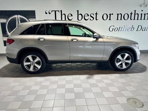 2021 Mercedes-Benz GLC 300 
