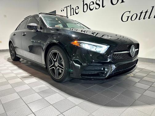 Night Black 2022 Mercedes-Benz A-Class