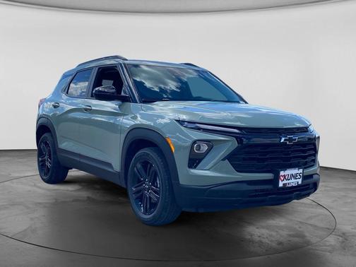 Cacti Green 2026 Chevrolet Trailblazer LT