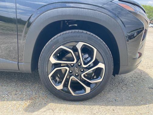 Mosaic Black Metallic 2026 Chevrolet Trax FWD 2RS