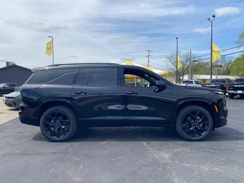 Mosaic Black Metallic 2026 Chevrolet Traverse RS