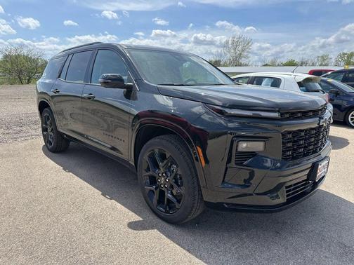 Mosaic Black Metallic 2026 Chevrolet Traverse RS