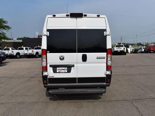 2025 RAM ProMaster 2500 Tradesman