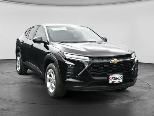Mosaic Black Metallic 2026 Chevrolet Trax LS