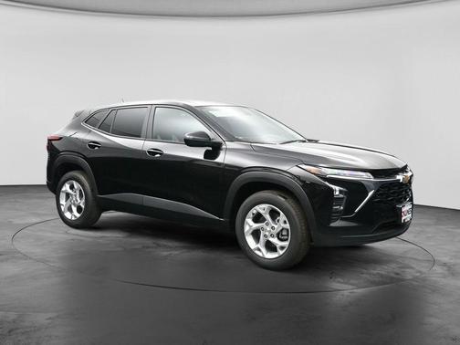 Mosaic Black Metallic 2026 Chevrolet Trax LS