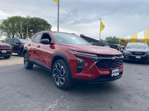 Apex Red 2026 Chevrolet Trax FWD 2RS