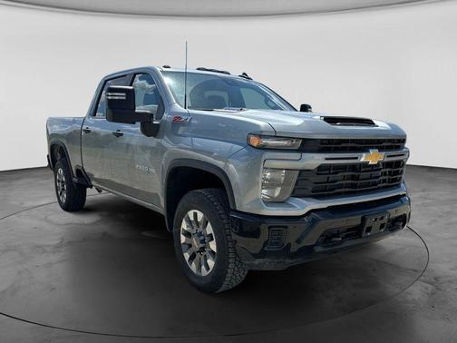 Sterling Gray Metallic 2026 Chevrolet Silverado 2500 Custom