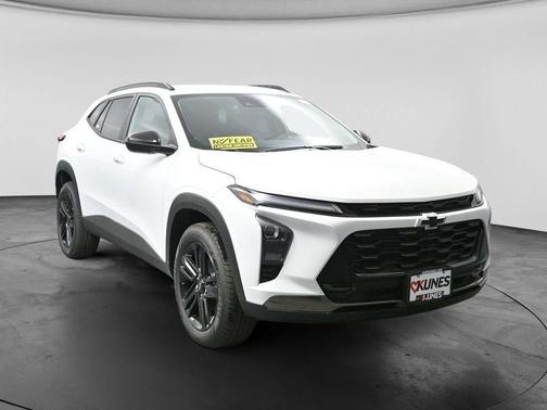 Summit White 2026 Chevrolet Trax FWD ACTIV
