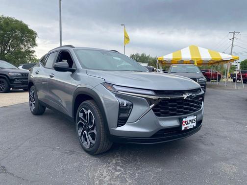 Sterling Gray Metallic 2026 Chevrolet Trax FWD 2RS