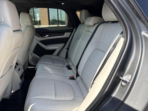 2026 Jaguar F-PACE P400 R-Dynamic S