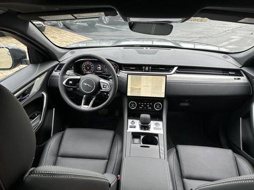 2024 Jaguar F-PACE P400 R-Dynamic S