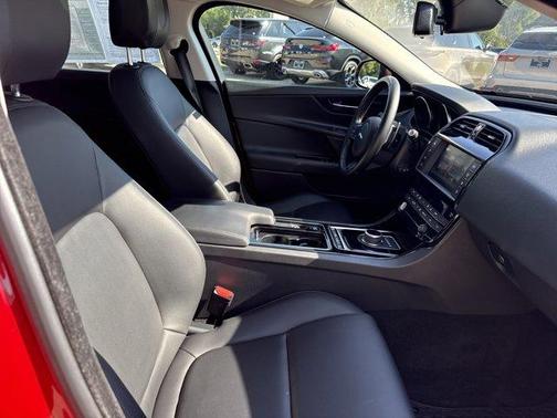2018 Jaguar XE 25t Premium