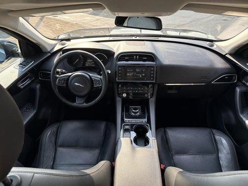 2017 Jaguar F-PACE 35t Prestige