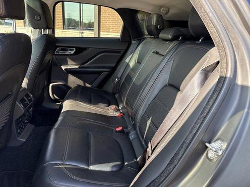 2017 Jaguar F-PACE 35t Prestige