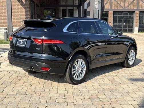 2017 Jaguar F-PACE 35t Prestige