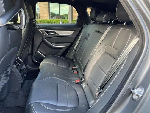 2024 Jaguar F-PACE P250 R-Dynamic S