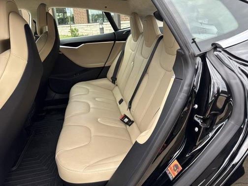 2017 Tesla Model S 90D