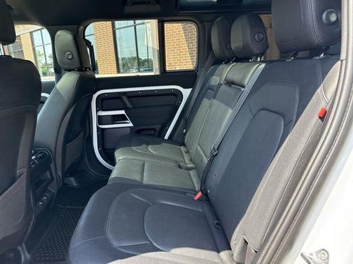 2023 Land Rover Defender 110 X-Dynamic SE