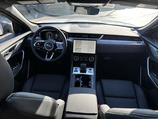 2024 Jaguar F-PACE P400 R-Dynamic S