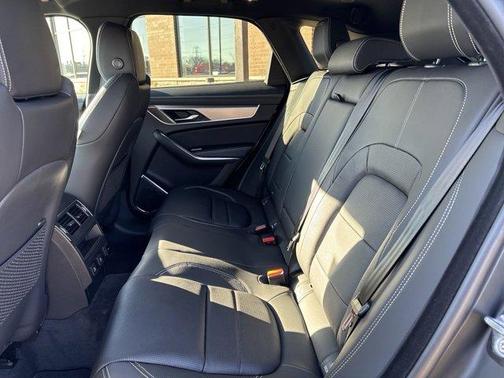 2024 Jaguar F-PACE P400 R-Dynamic S