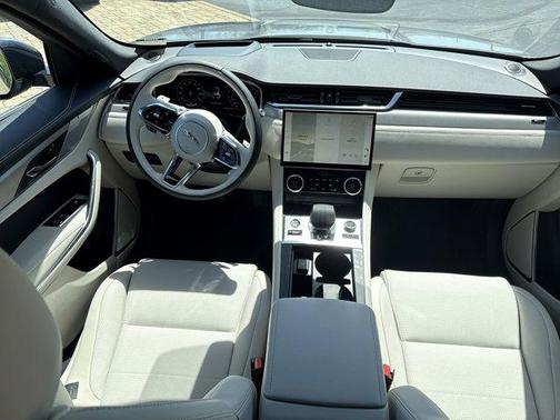 2026 Jaguar F-PACE P400 R-Dynamic S
