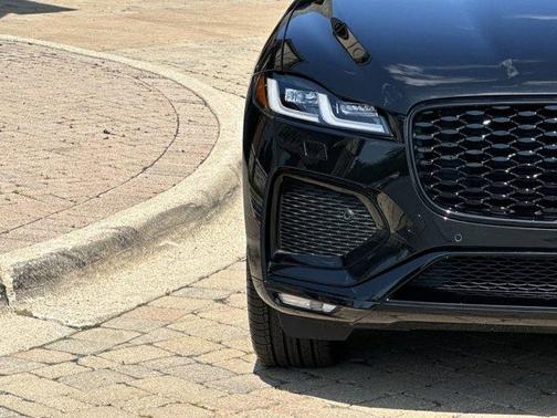 2024 Jaguar F-PACE P400 R-Dynamic S