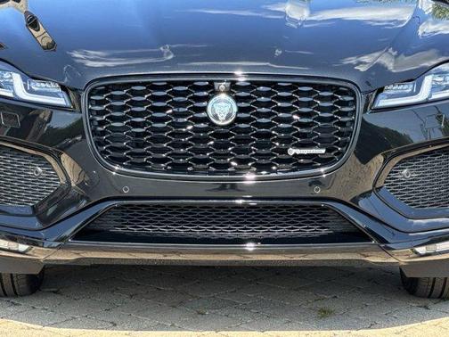 2024 Jaguar F-PACE P400 R-Dynamic S