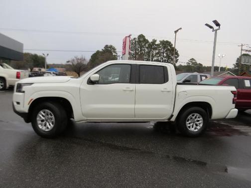 2024 Nissan Frontier SV