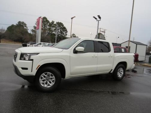 2024 Nissan Frontier SV