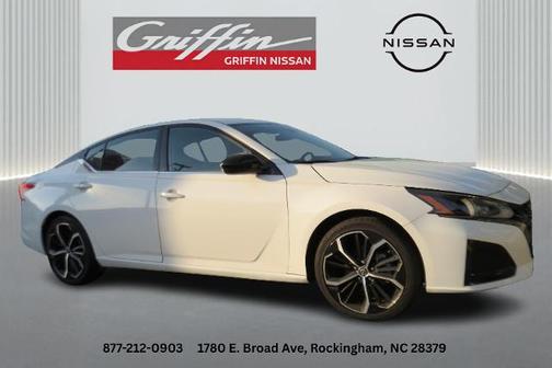 Glacier White 2024 Nissan Altima 2.5 SR