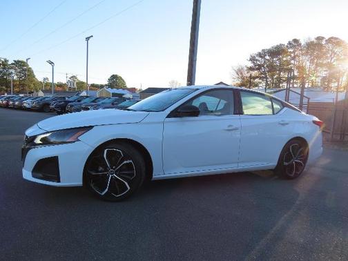 2024 Nissan Altima 2.5 SR