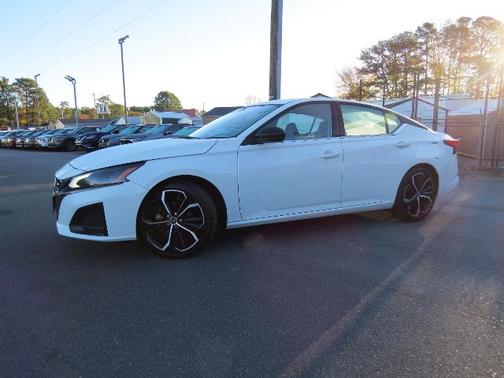 2024 Nissan Altima 2.5 SR