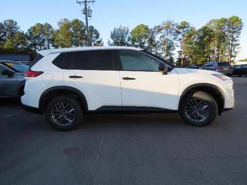 2024 Nissan Rogue S