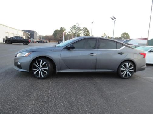 2021 Nissan Altima 2.5 SR