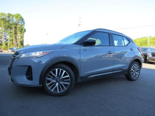 2024 Nissan Kicks SR