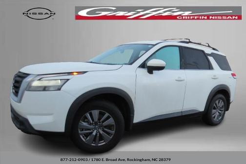 2024 Nissan Pathfinder SV