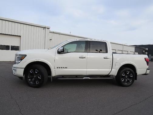 2022 Nissan Titan Platinum Reserve